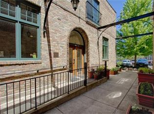 516 N Milwaukee Ave, Libertyville, IL 60048