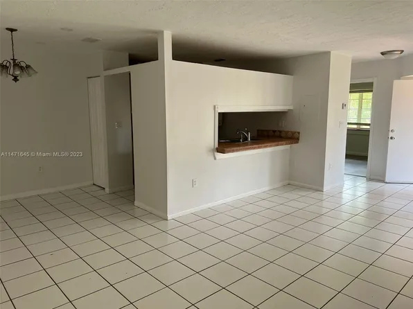 15605 SW 74th Circle Dr APT 4, Miami, FL 33193
