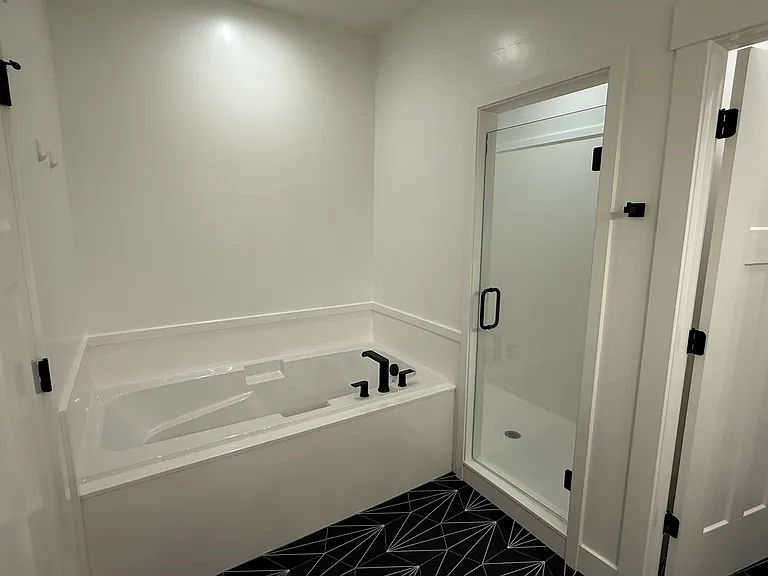 3142 W Harvard Dr — Photo 46