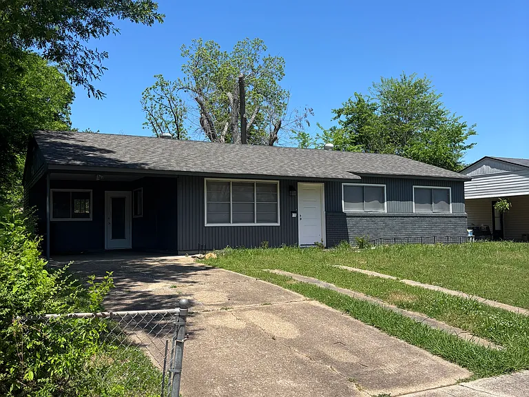 3227 Galaxy Dr — Photo 1