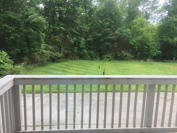 6x15ft deck overlooking back yard.