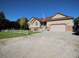 5926 S 6150 W, Hooper, UT 84315