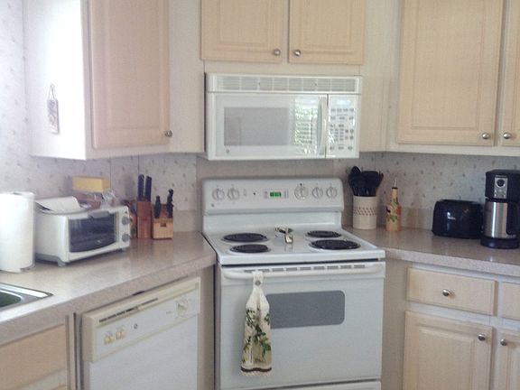 Stove MicroWave Dishwasher