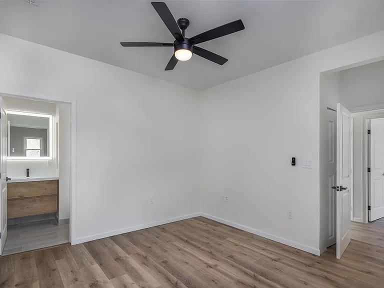 3250 Lorain Ave — Photo 20