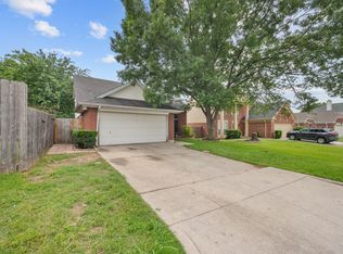 916 Danforth Pl, Arlington, TX 76017