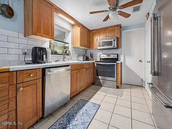 5th image of 7535 PATRICE Court
