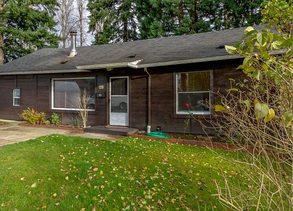2nd image of 421 10th Avenue Ct NE