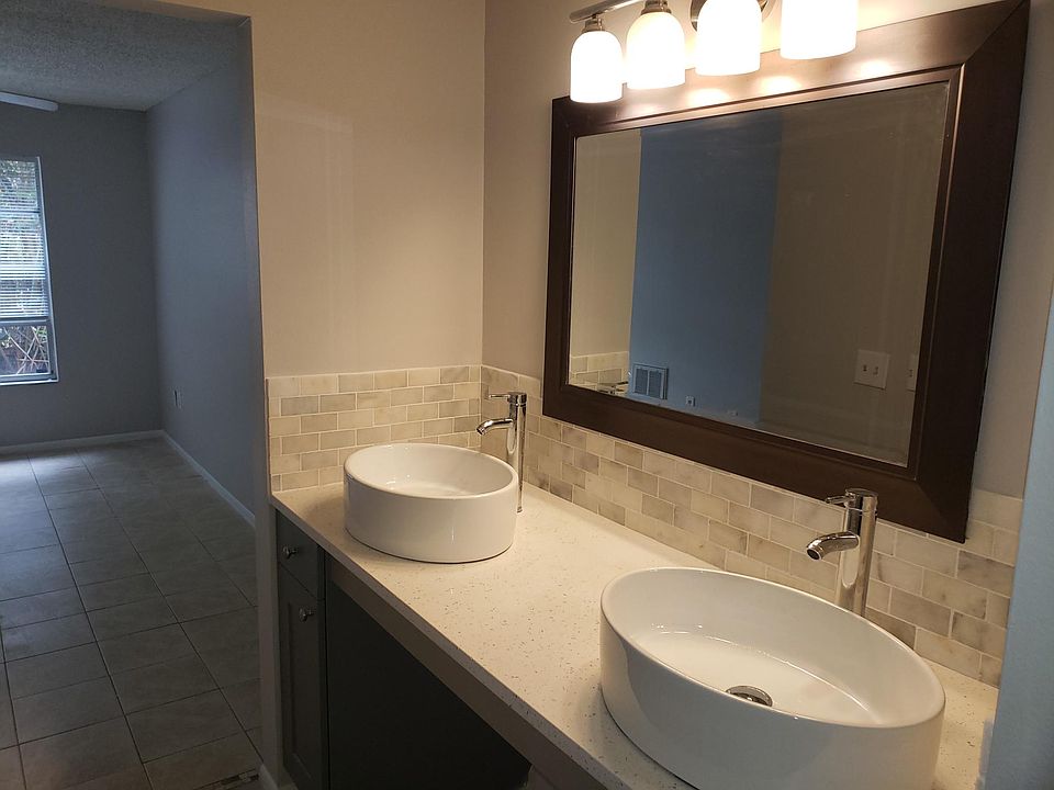 1st image of 296 Rogers Ct #296