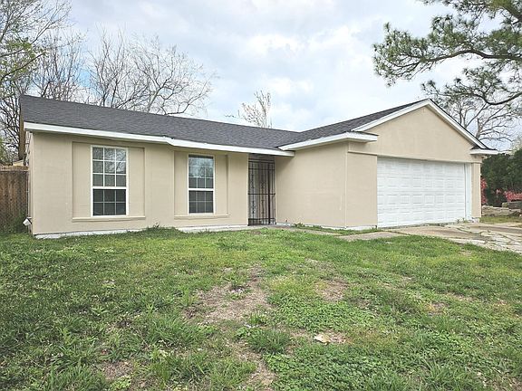 2nd image of 15829 Ridgeroe Ln