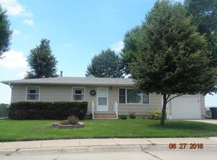 2717 Butterfoot Ln, Hastings, NE 68901