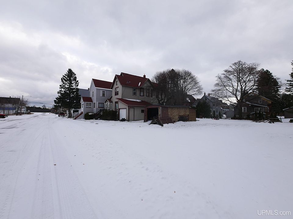 134 Seneca St, Laurium, MI 49913 Zillow