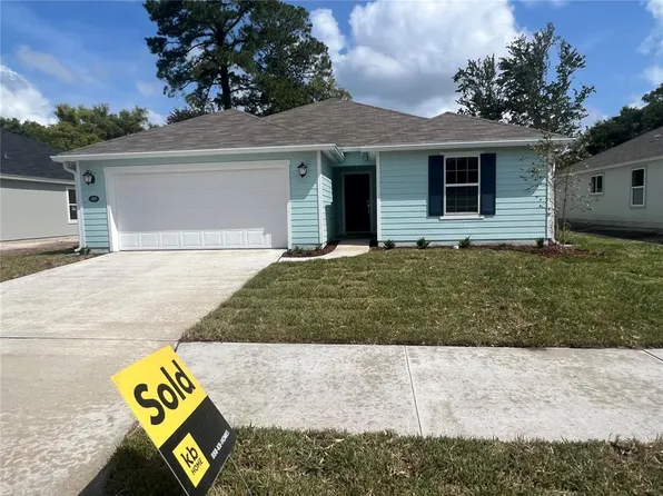 409 Red Dahlia Ln, Jacksonville, FL 32218