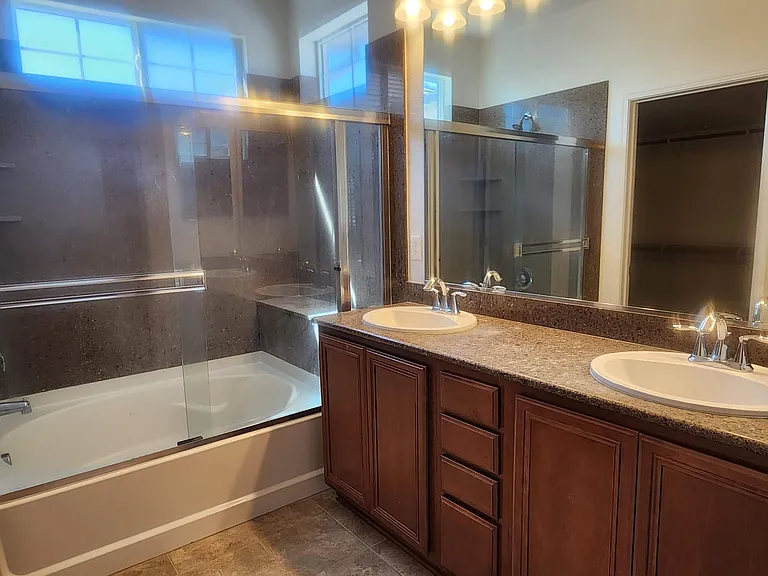 1086 Silver Coyote Dr — Photo 13