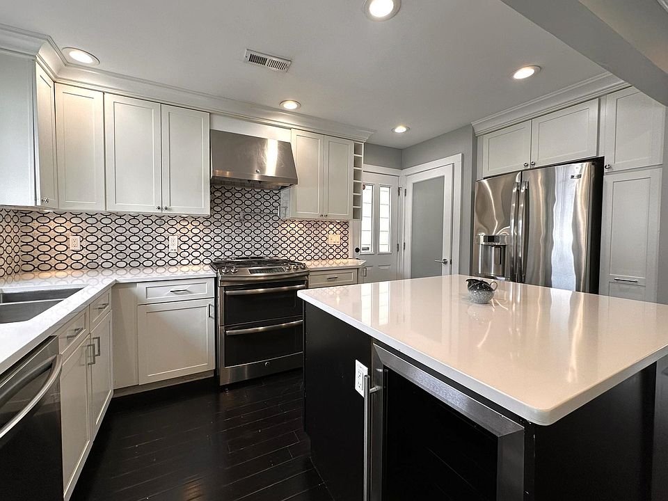 1st image of 286 Clendenny Ave