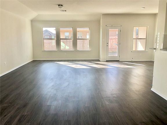 5th image of 713 Coltrane Dr