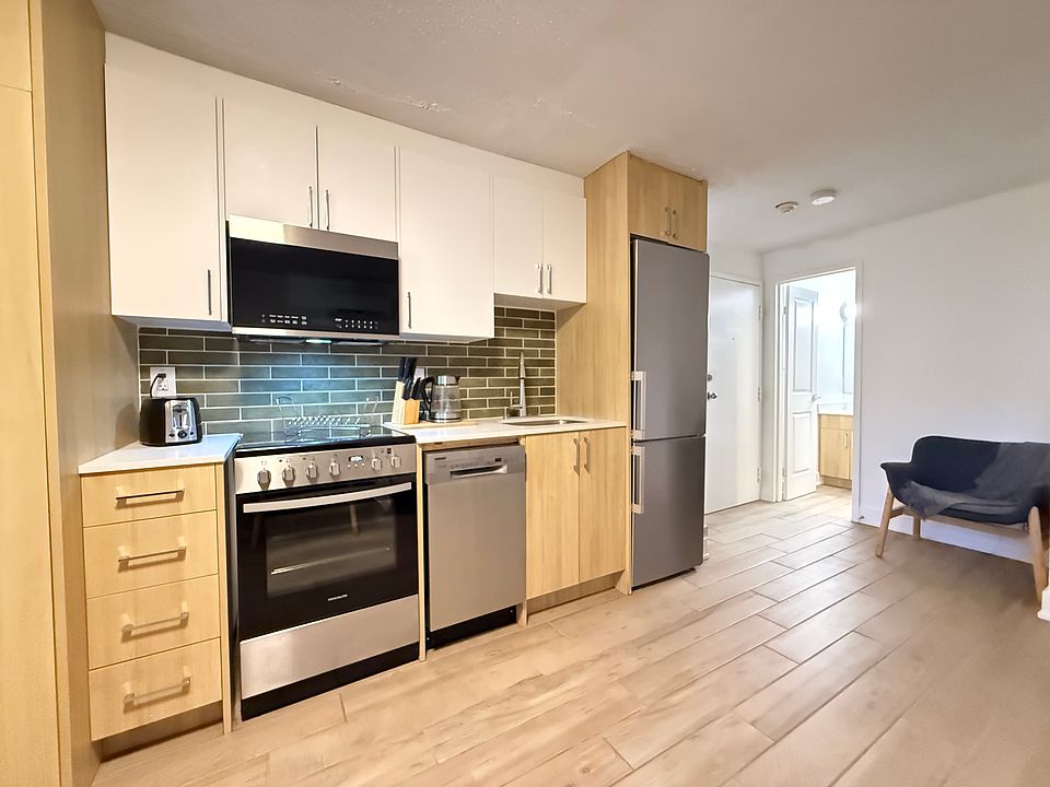 1st image of 160 Dowling Ave
