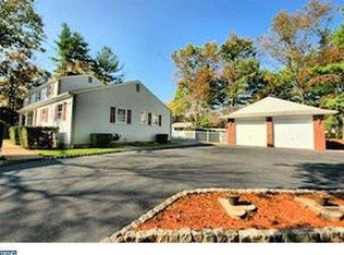 21 Nursery Rd, Ewing, NJ 08560