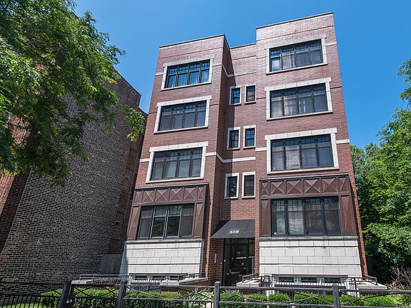 2nd image of 558 E Oakwood Blvd Unit 3W