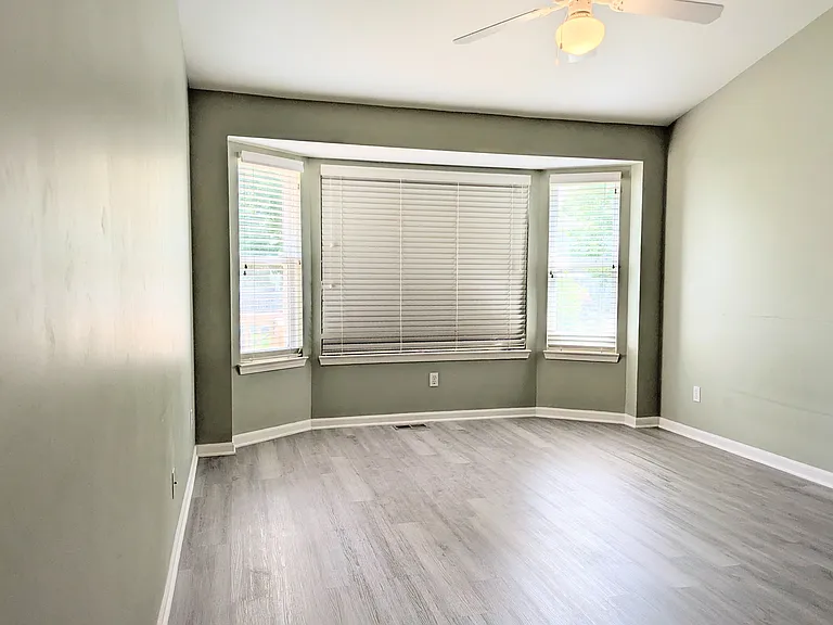 1866 N Kenwyck Dr — Photo 10