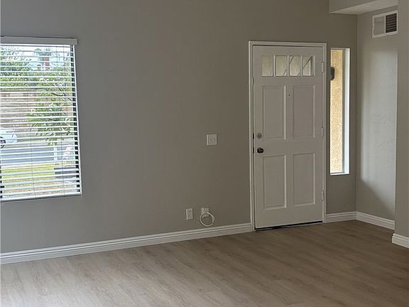 3rd image of 13597 Scarborough Pl