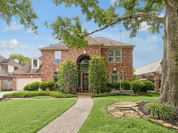 5918 Center Court Dr, Spring, TX 77379