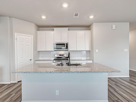 4th image of 10010 Granite Grv