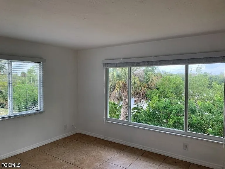 2414 Palm Ridge Rd — Photo 3