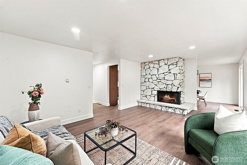 4th image of 112 May St