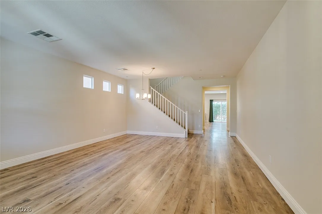 4 bed, 3239 sqft, $2,990 — Photo 4