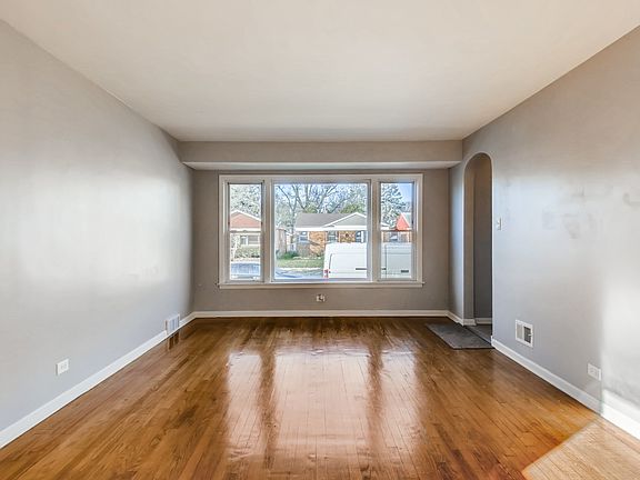 2nd image of 14319 S Edbrooke Ave