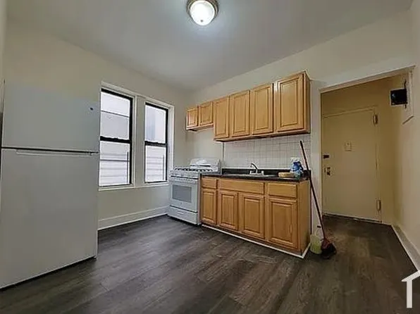 1042 45th St, Brooklyn, NY 11219