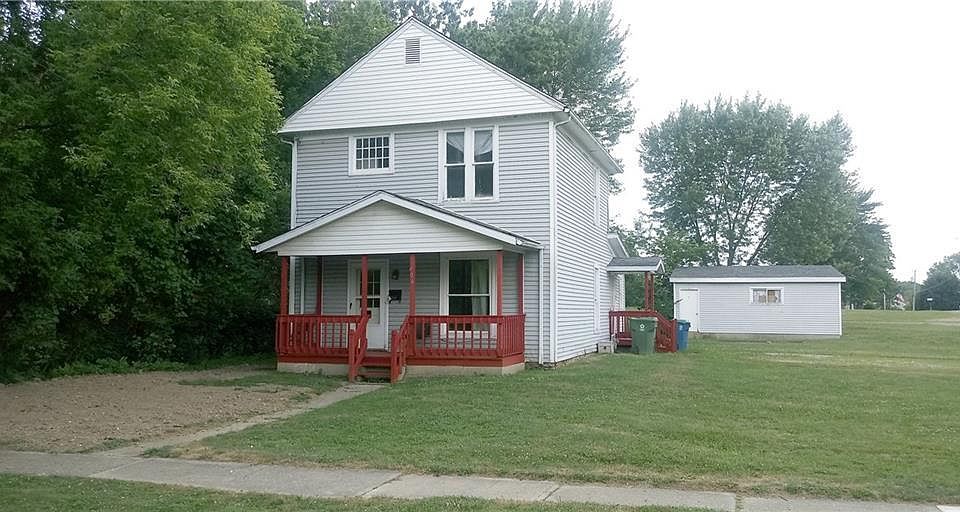 1st image of 906 Park St