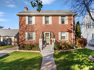 408 75th St, Kenosha, WI 53143