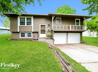 15421 E 33rd St S, Independence, MO 64055