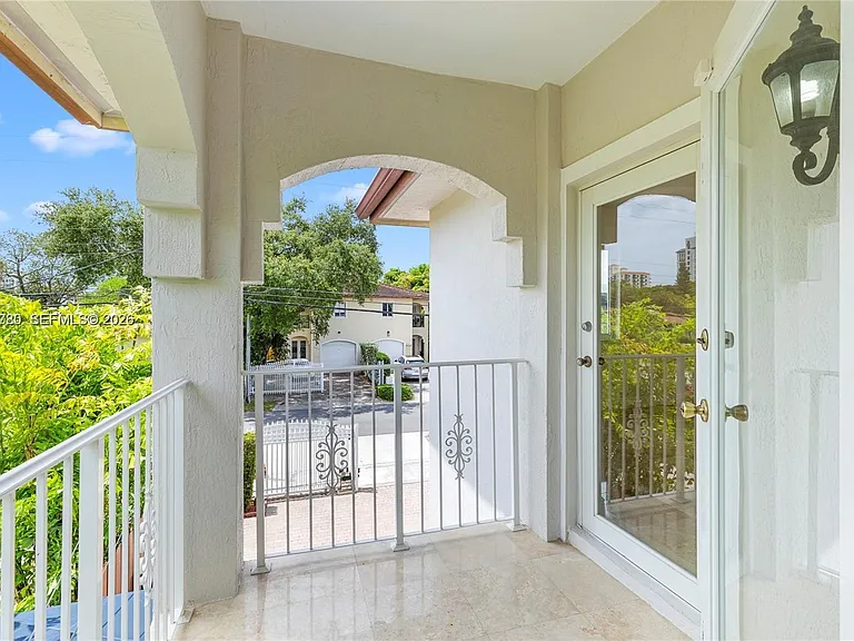 4023 SW 10th St — Photo 20