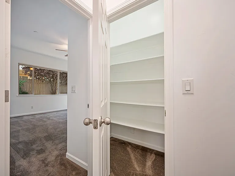 2232 Ranch View Dr — Photo 16