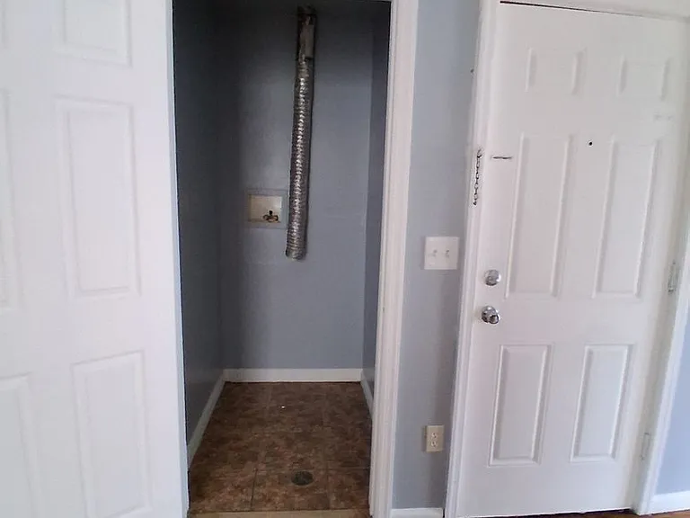 483 Avon Ave — Photo 10