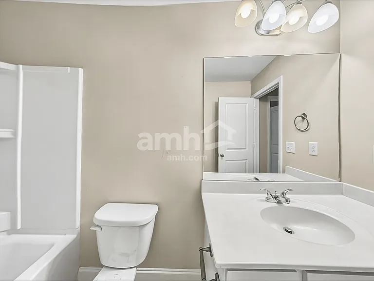 2462 Folsom St — Photo 14