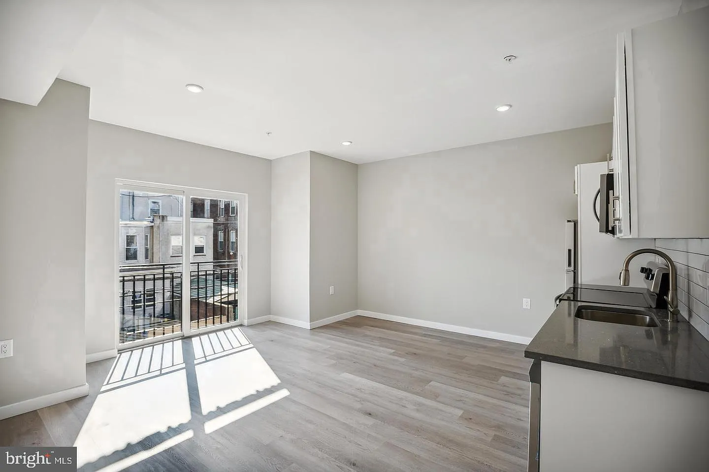 1 bed, $1,295 — Photo 2