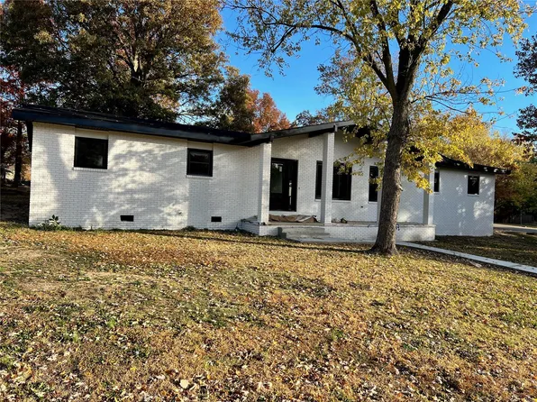 302 Moore St, Dexter, MO 63841