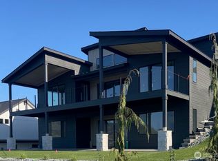154 Apple Ave, Chelan, WA 98816