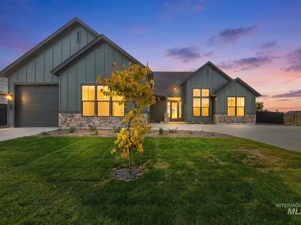 7689 W Flathead Lakes St, Eagle, ID 83616