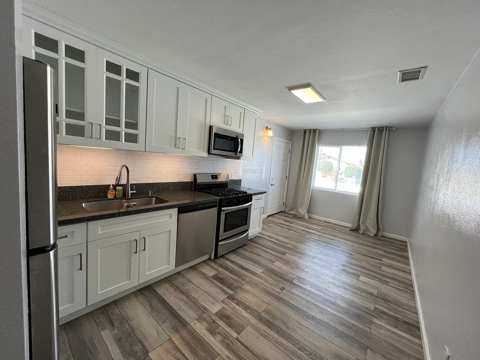1 bed, 550 sqft, $1,850 — Photo 4