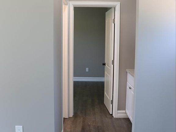 4th image of 1315 Melrose Way