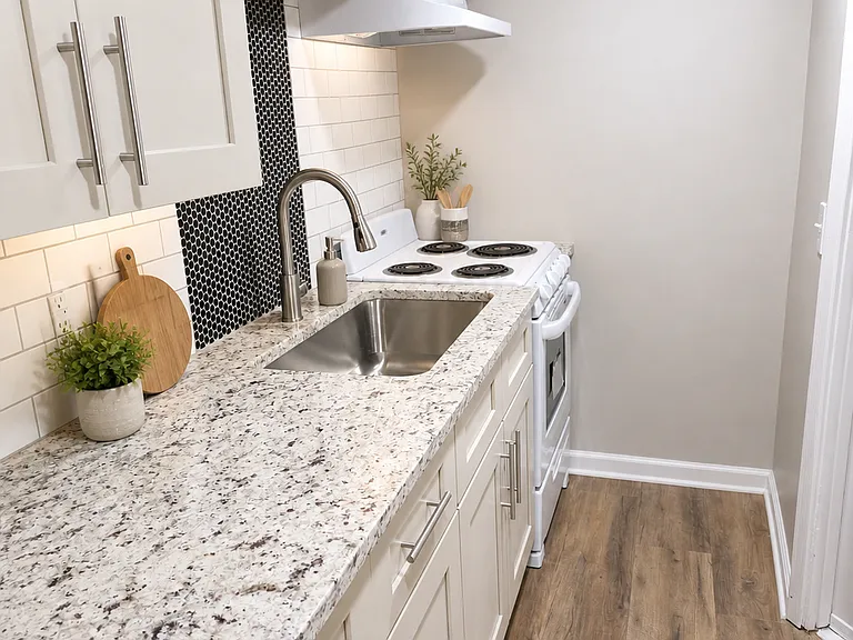 3515 Leavenworth St #6 — Photo 4