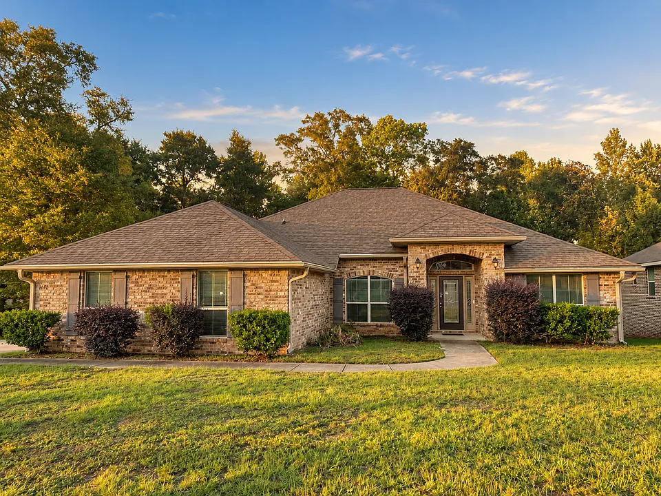 8622 Fernwood Loop N