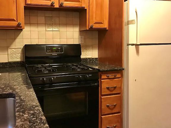 4th image of 2132 150th St #1FL