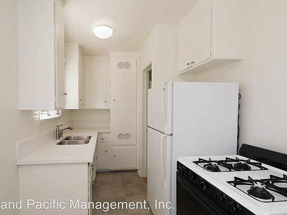 4th image of 2504 Aviation Blvd APT A
