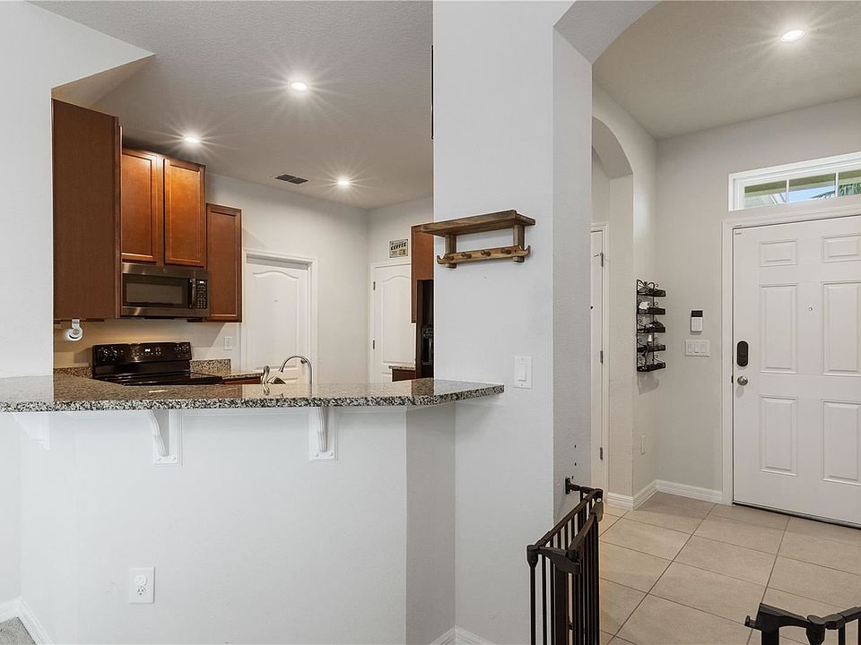 1st image of 10743R Verawood Dr