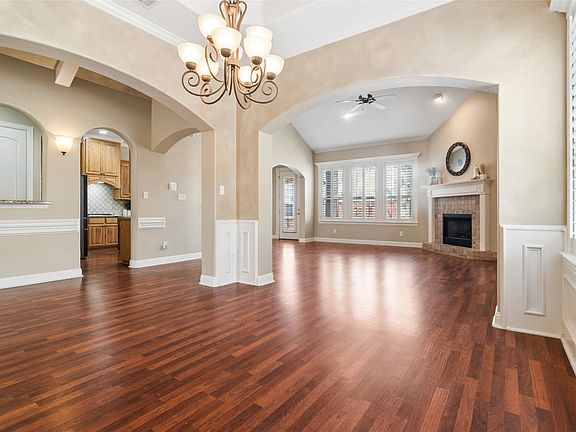 4th image of 6411 Tuscany Park Dr